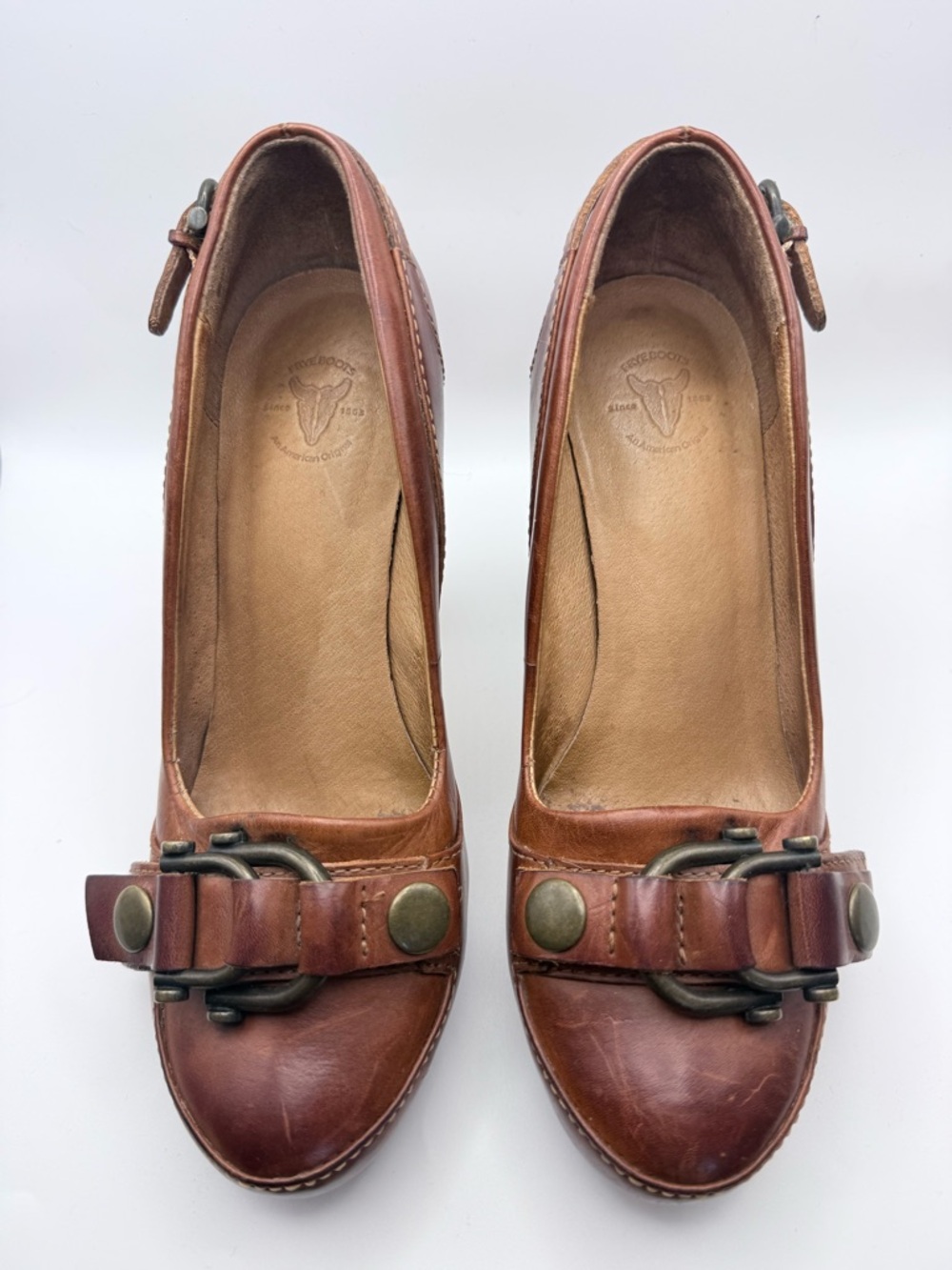 Vintage Frye Liv Double Buckle Cognac Leather Block Pump 7.5/8 NEEDS TIP REPAIR